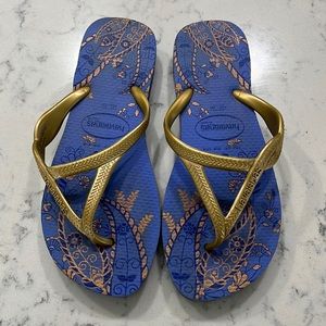 Blue and gold Havaianas Size 5